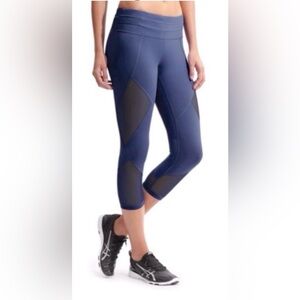 Athleta Sonar Athletic women’s XS cropped blue capris with mesh on the legs